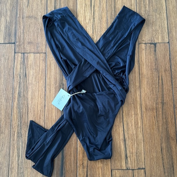 NWT Rio de Sol Nero Marina Multi-way One-Piece Swimsuit Small - Picture 6 of 7